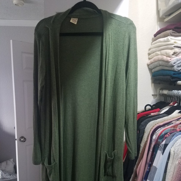 Duster - Picture 1 of 2